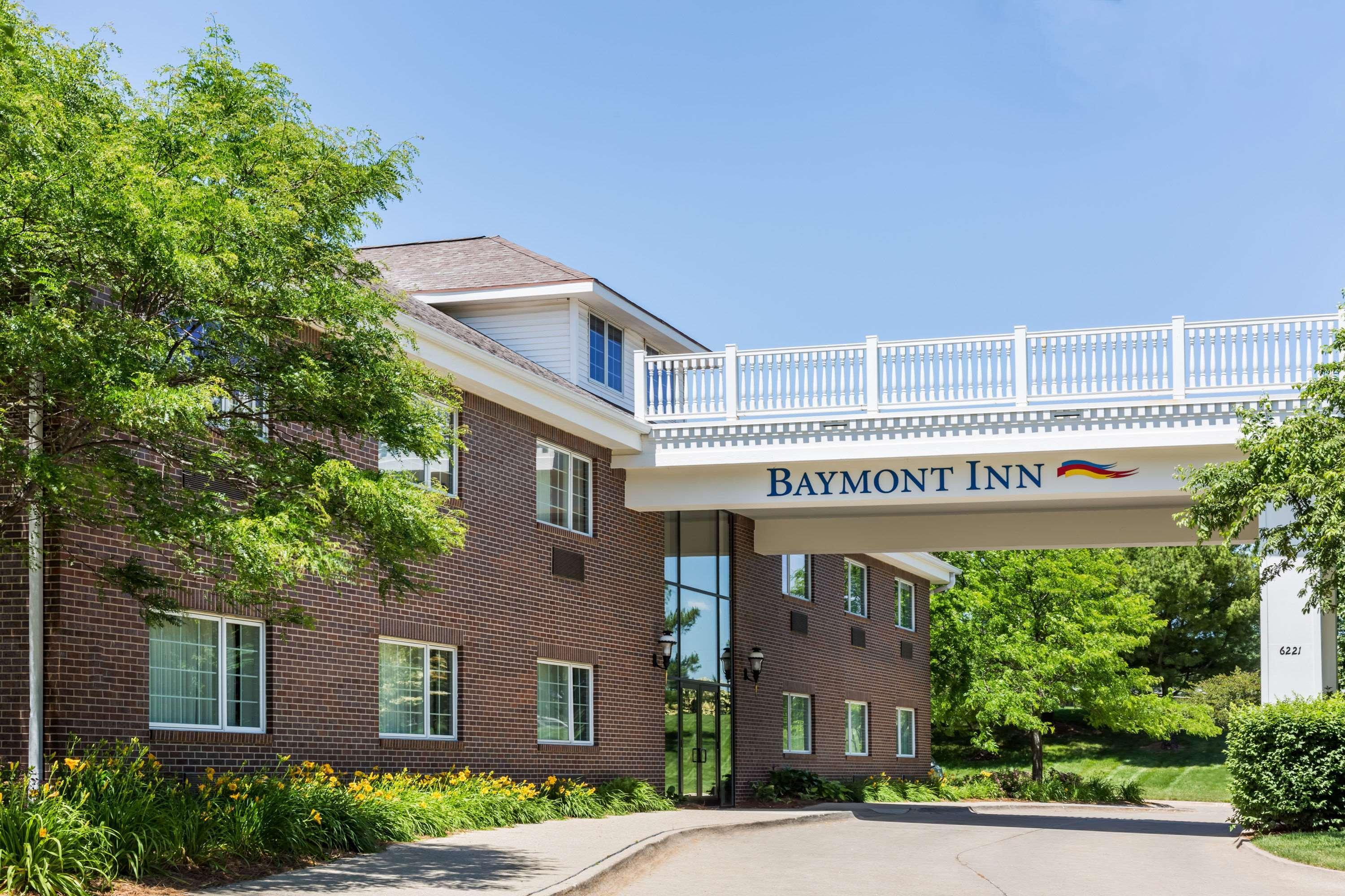 Baymont By Wyndham Des Moines Airport Hotell Exteriör bild